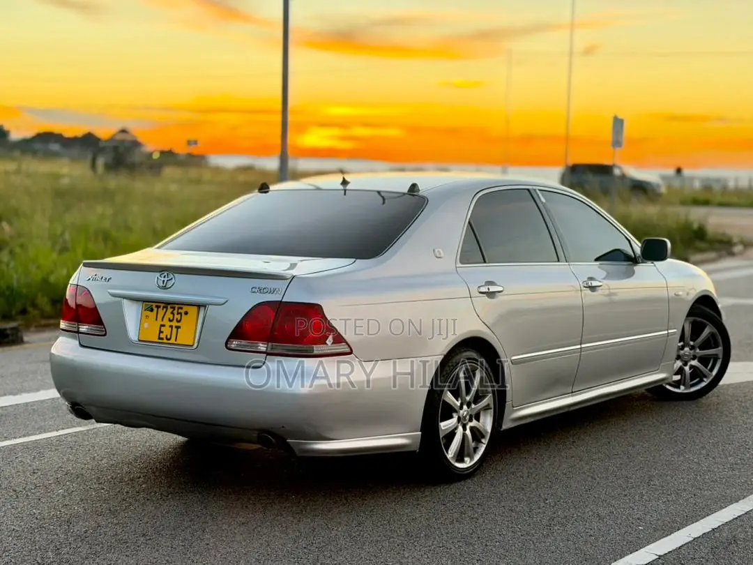 Toyota Crown 2004 Silver