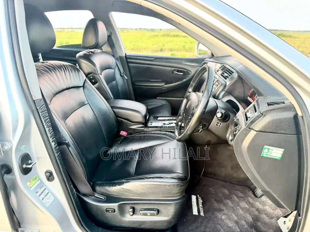 Toyota Crown 2004 Silver