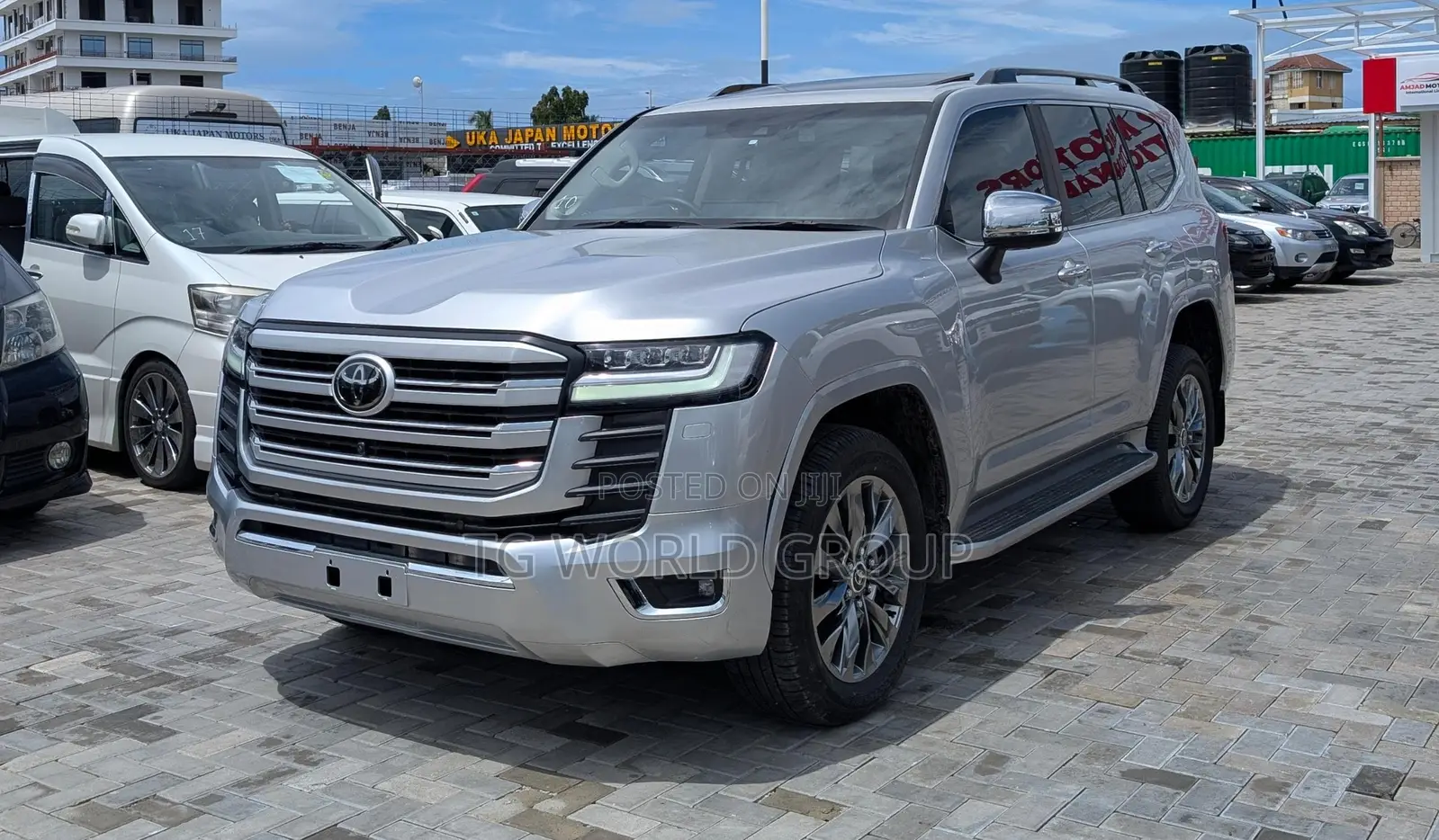 Toyota Land Cruiser LC300 2024 Silver