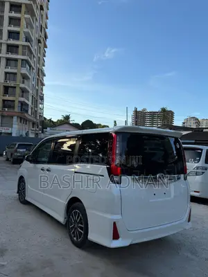 Toyota Noah 2015 White