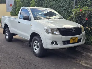 Toyota Hilux 2015 White