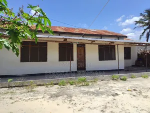 4bdrm House in Kwa Kapungu, Kitunda for sale