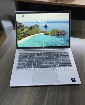 New Laptop HP ProBook 440 G10 8GB Intel Core Ultra 7 SSD 512GB