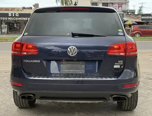 Volkswagen Touareg 2011 Blue