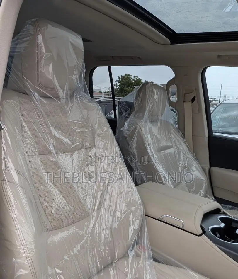 Toyota Land Cruiser 2023 Silver