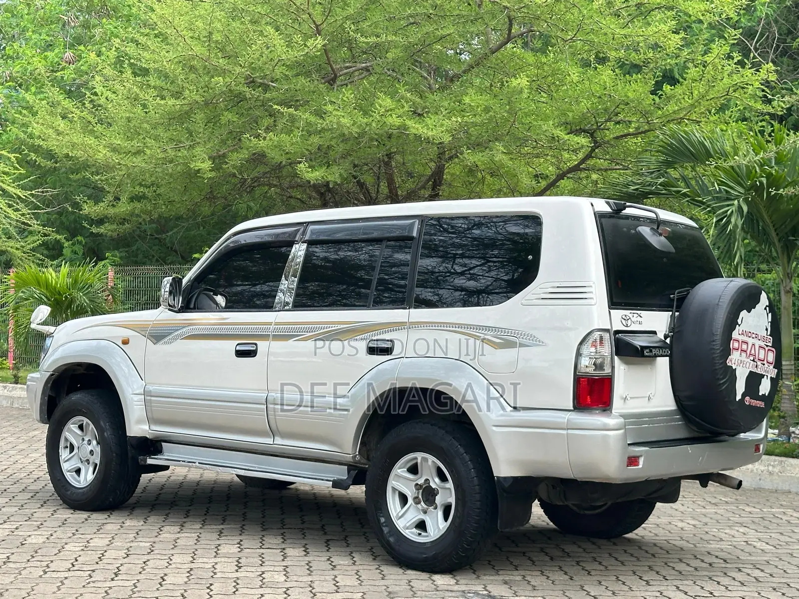 Toyota Land Cruiser Prado 1999 White