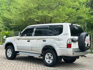 Toyota Land Cruiser Prado 1999 White