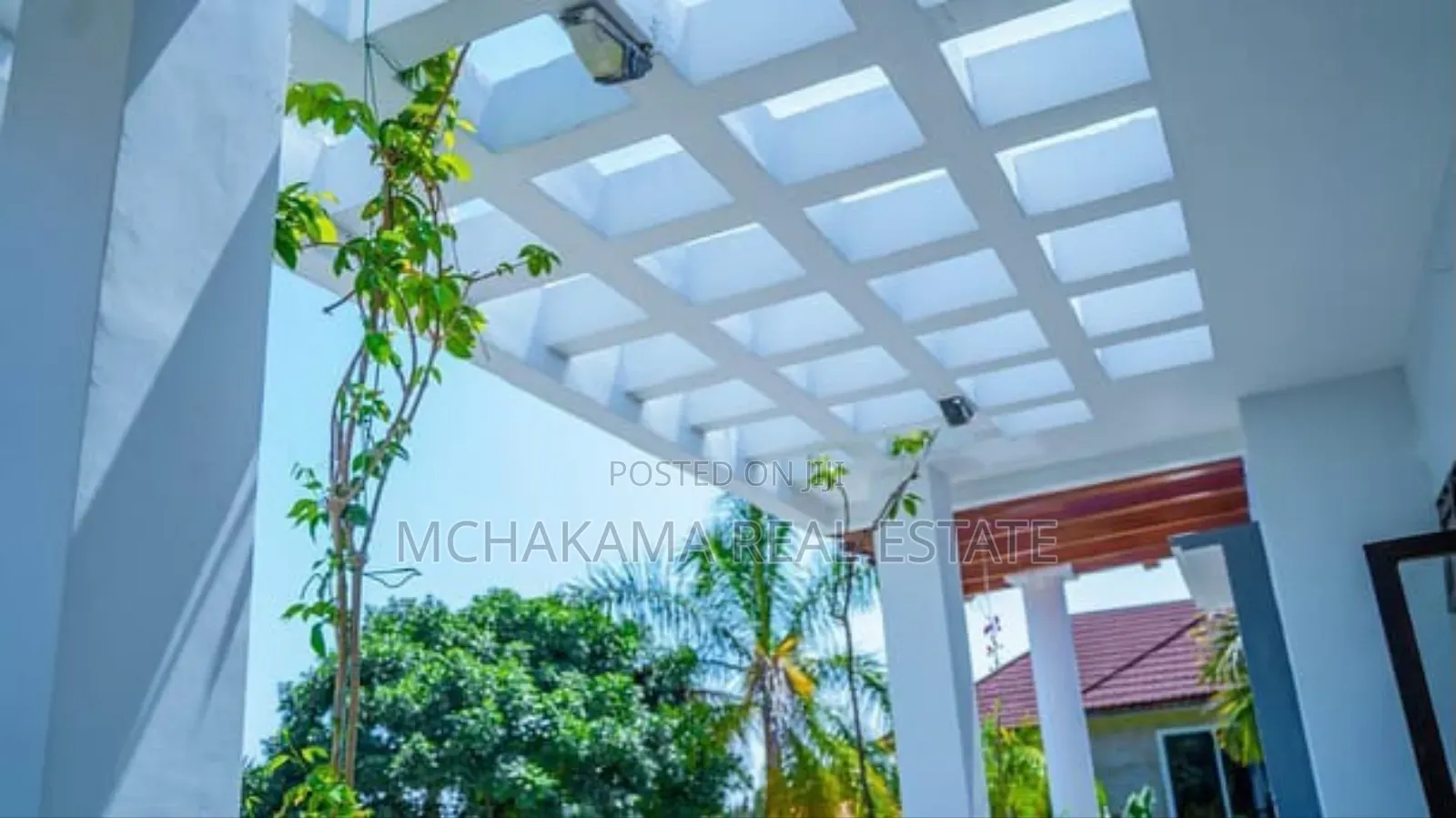 5bdrm Block of Flats in Mchakama Real Estate, Mbweni for sale