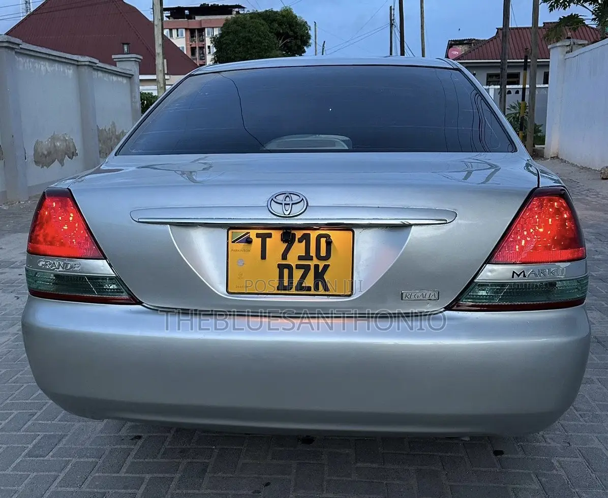 Toyota Mark II 2004 Silver