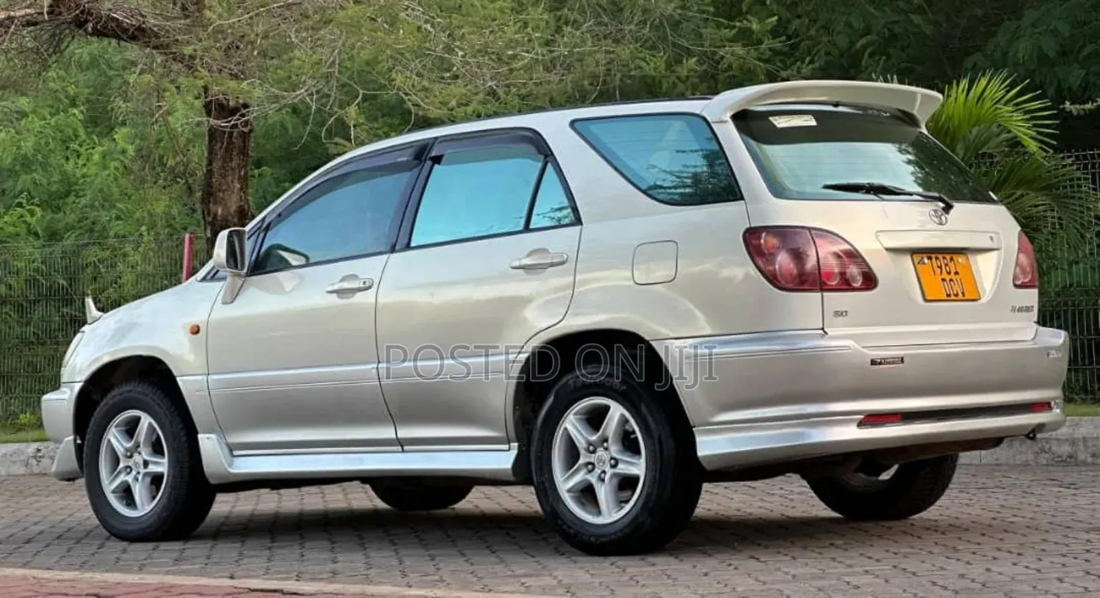 Toyota Harrier 2002 Silver