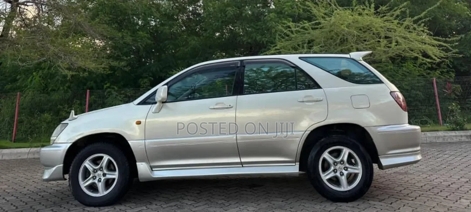 Toyota Harrier 2002 Silver