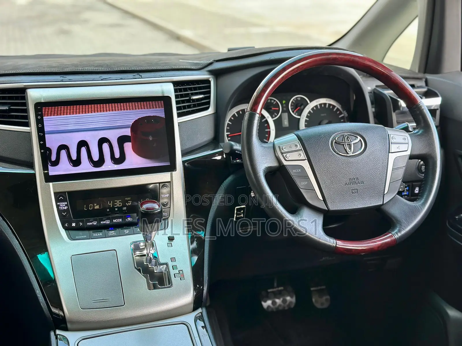 Toyota Vellfire 2009