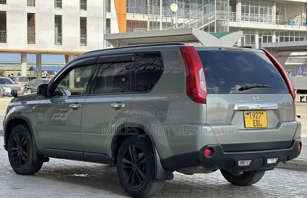 Nissan X-Trail 2010 Gray