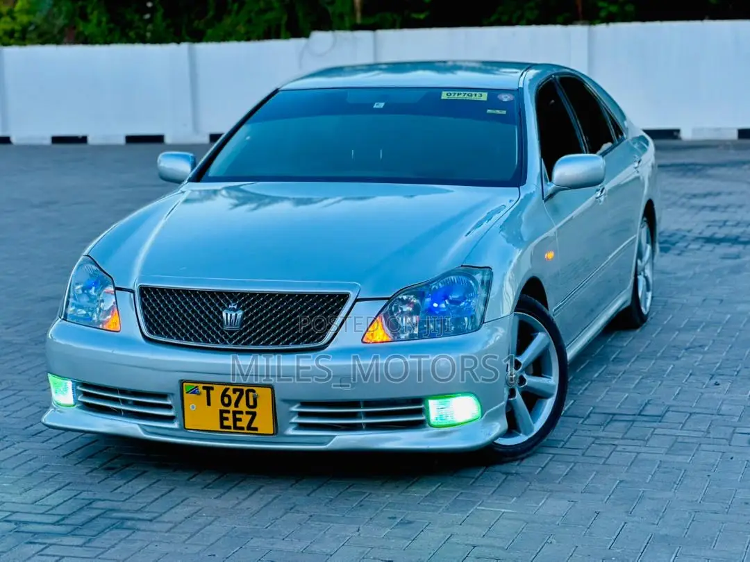 Toyota Crown 2005 Silver