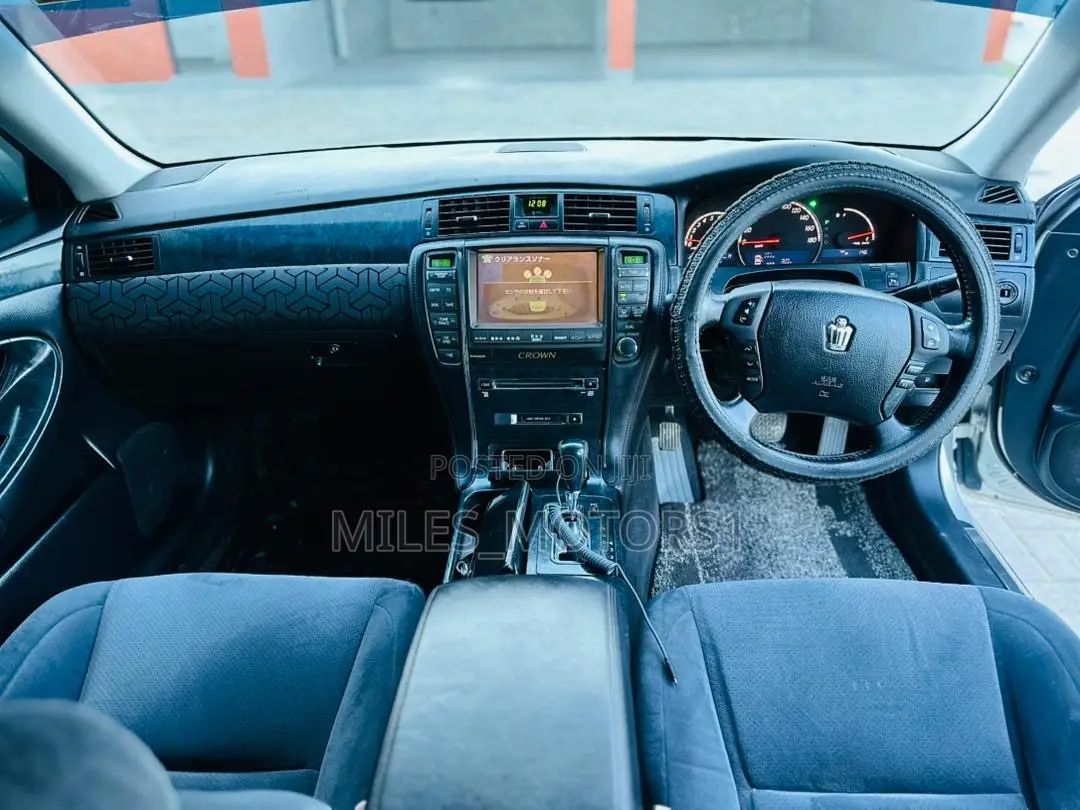 Toyota Crown 2005 Silver