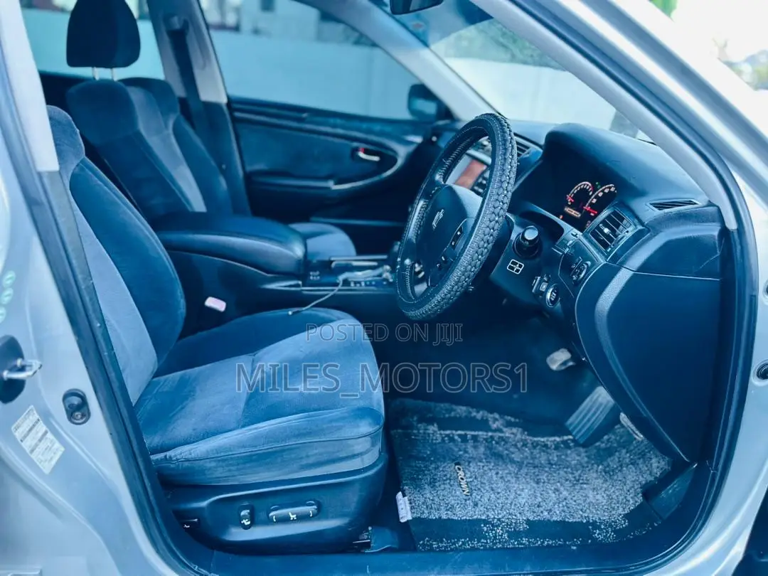 Toyota Crown 2005 Silver