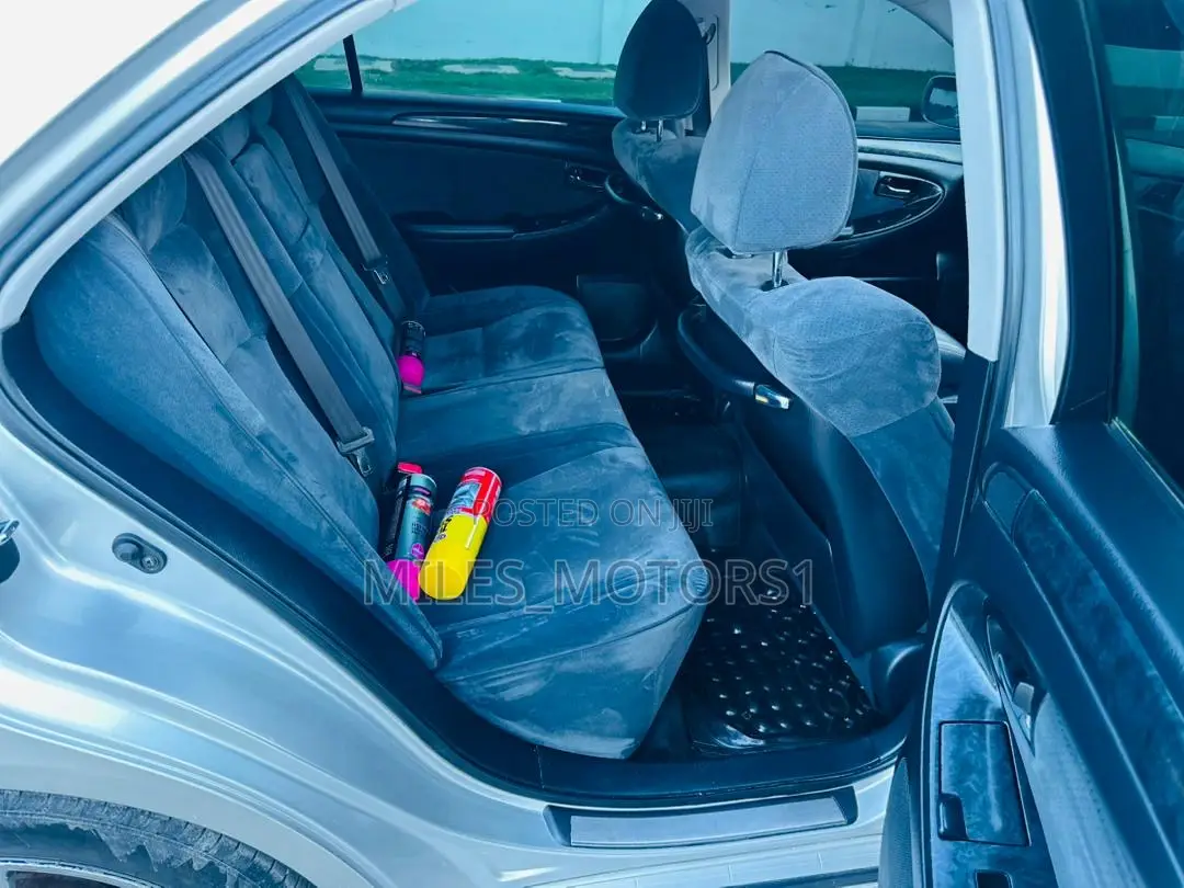 Toyota Crown 2005 Silver