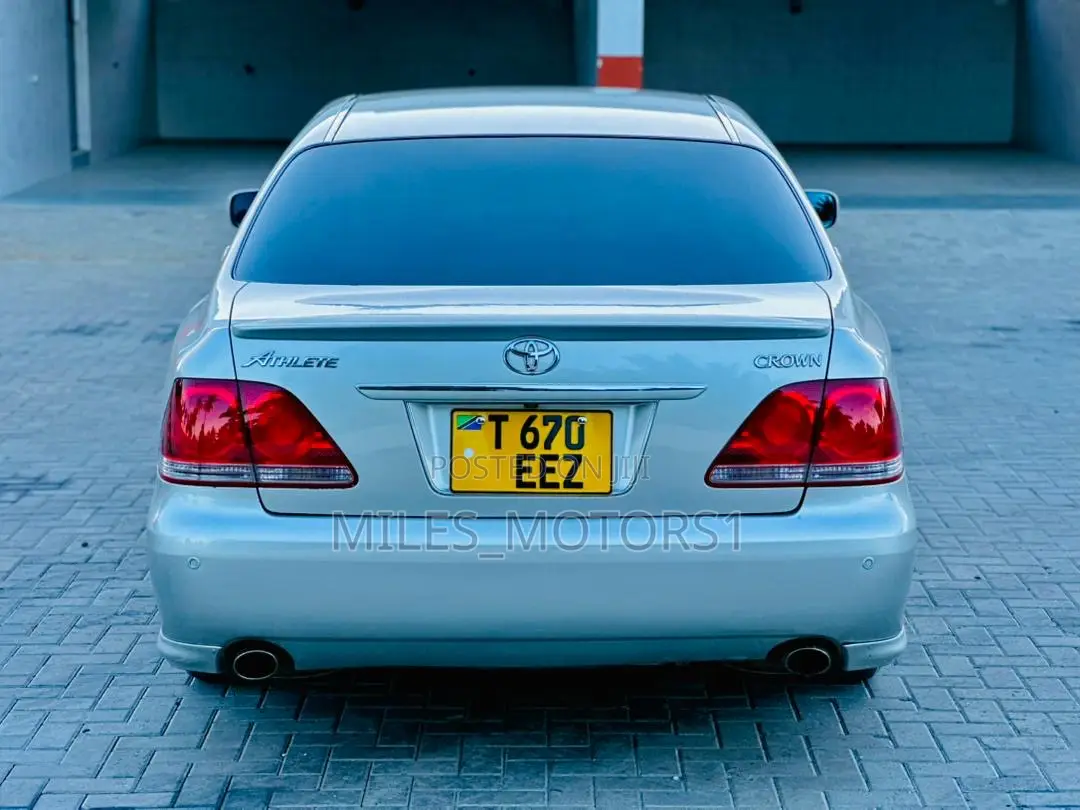 Toyota Crown 2005 Silver