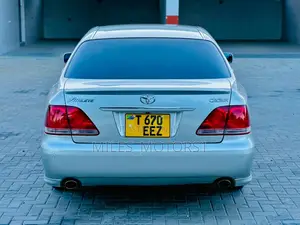 Toyota Crown 2005 Silver