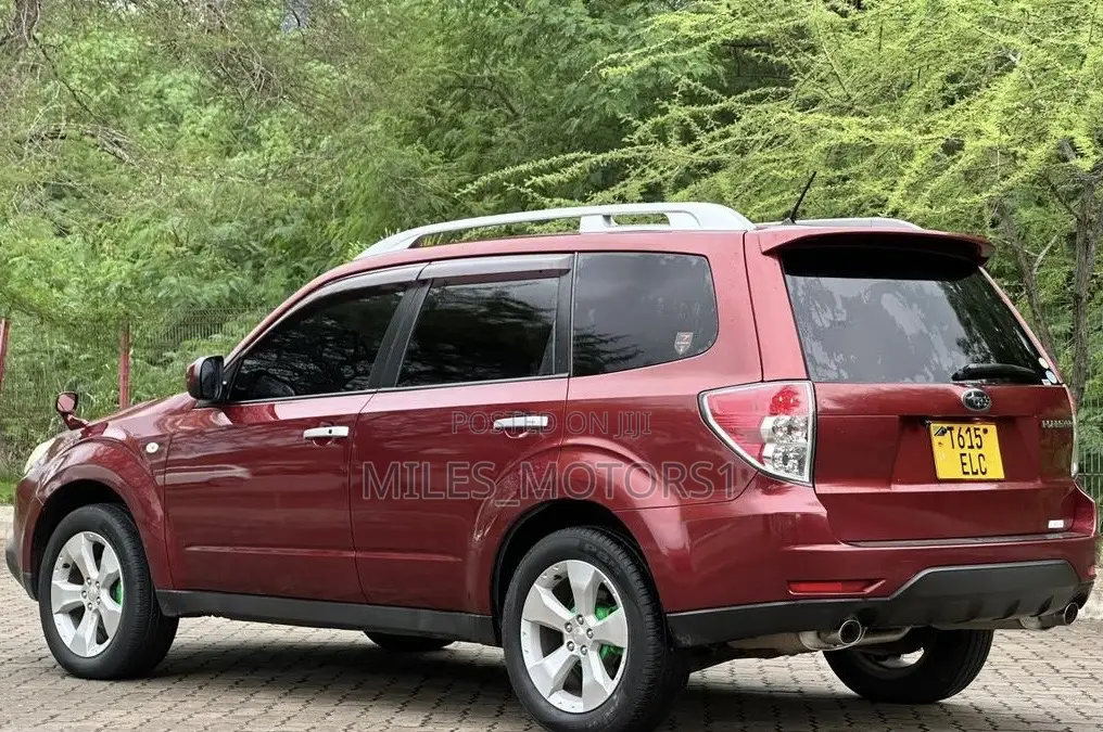 Subaru Forester 2010 Red