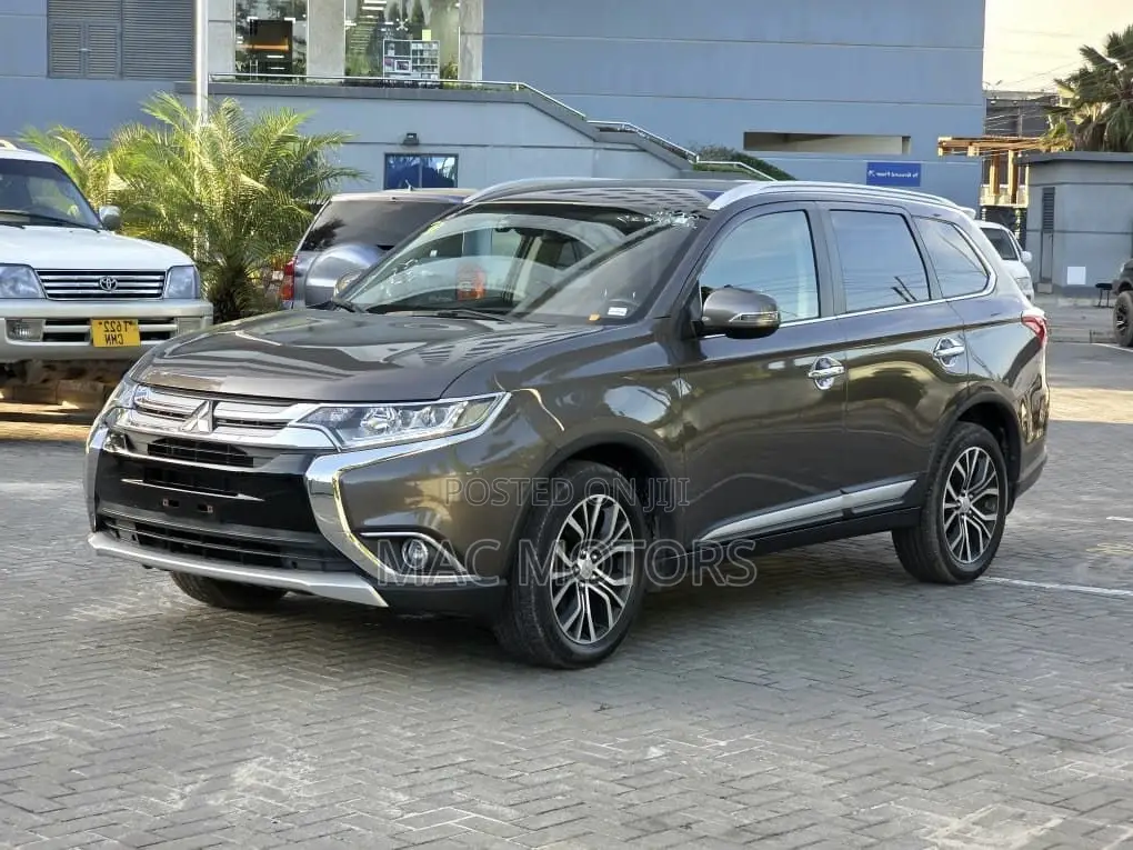 Mitsubishi Outlander 2016 Gray