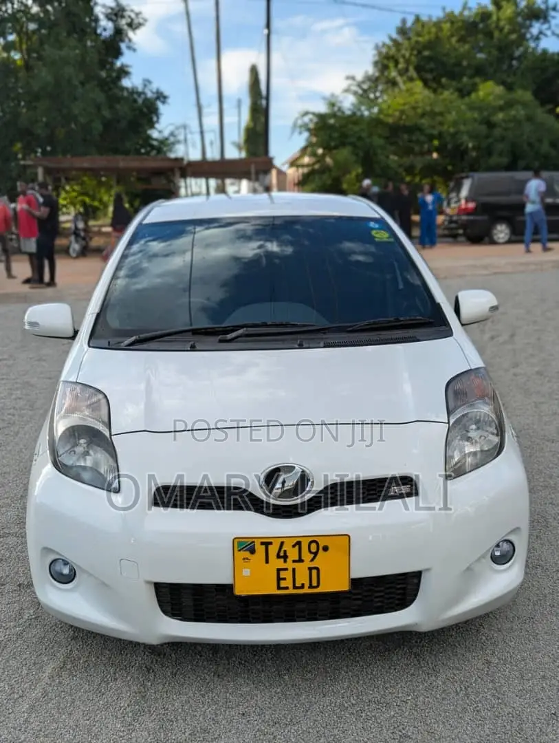 Toyota Vitz 2006 White