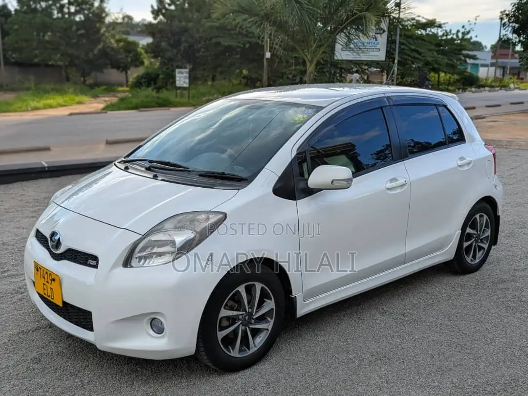 Toyota Vitz 2006 White