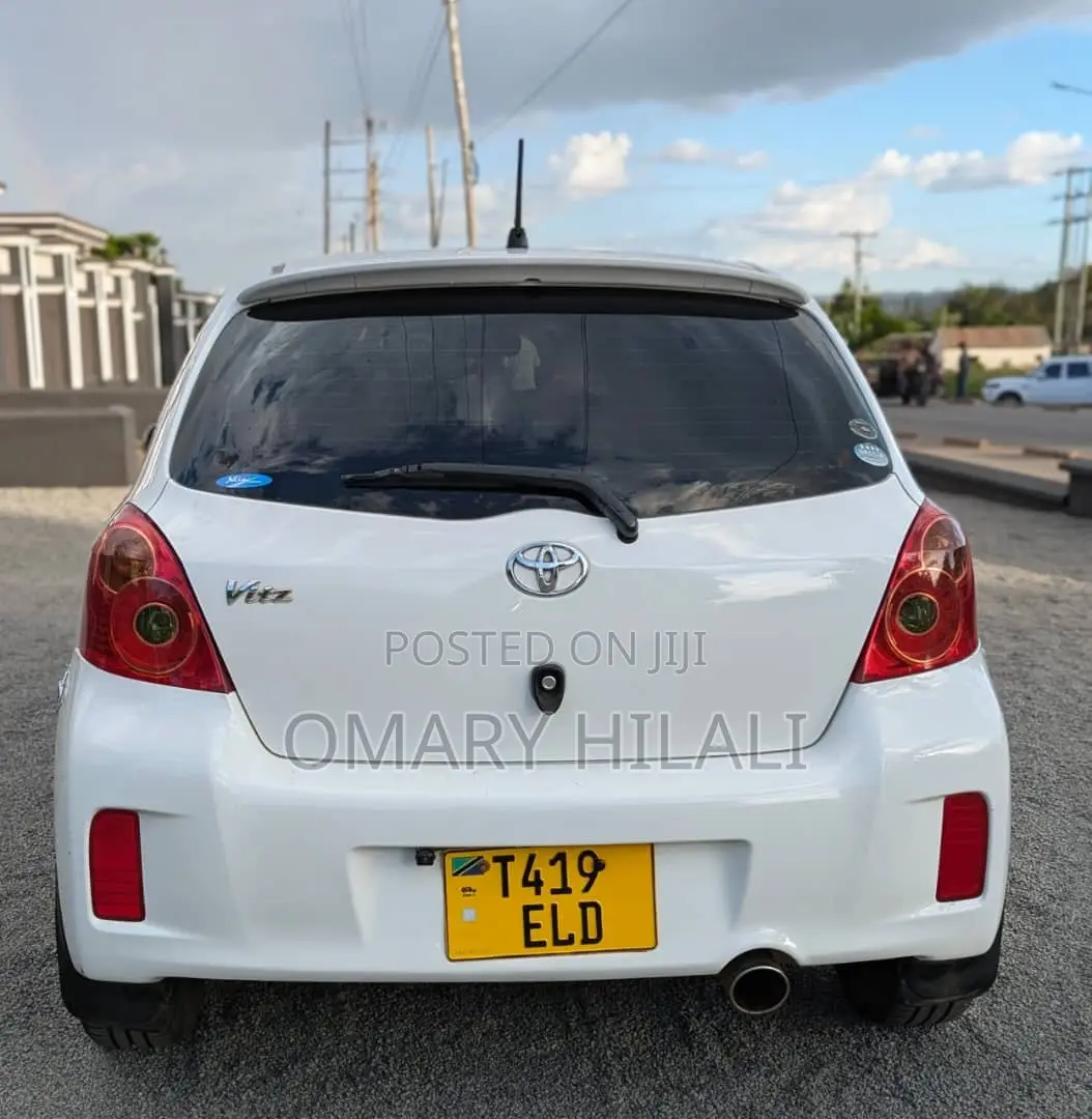 Toyota Vitz 2006 White