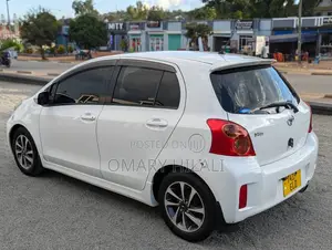 Toyota Vitz 2006 White