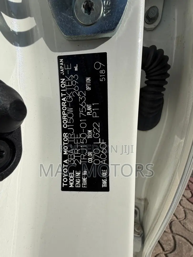 Toyota Land Cruiser Prado 2.7 2023 White