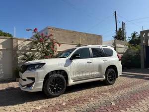 Toyota Land Cruiser Prado 2.7 2023 White