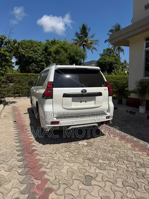 Toyota Land Cruiser Prado 2.7 2023 White