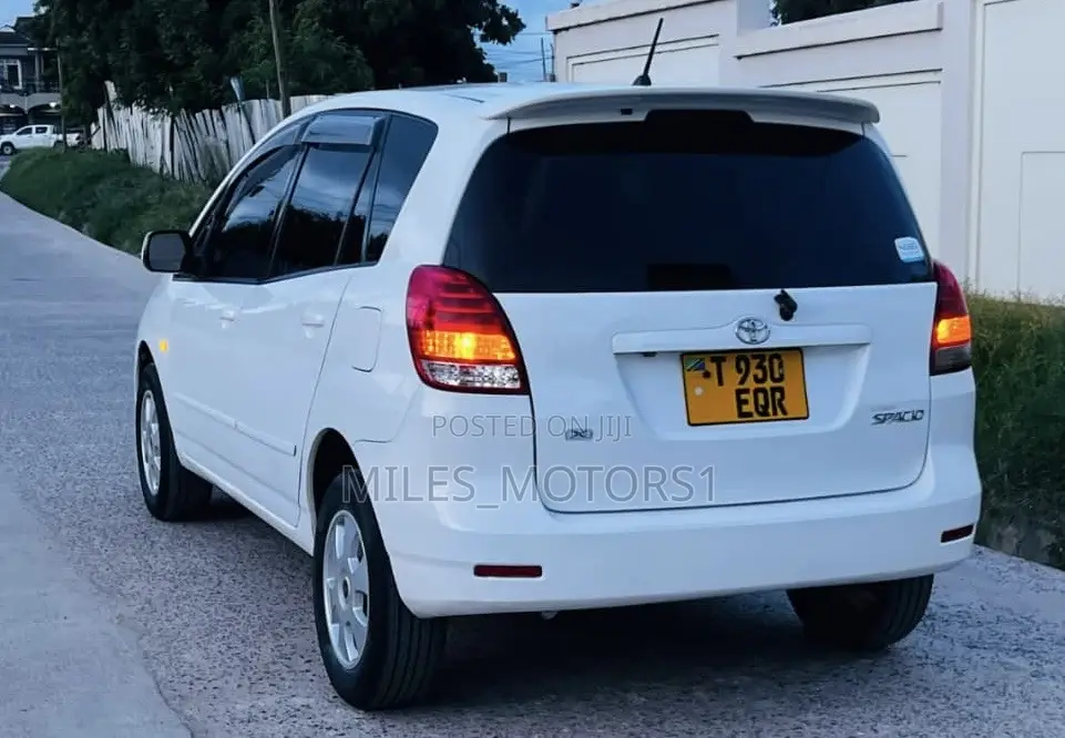 Toyota Corolla Spacio 2006 White