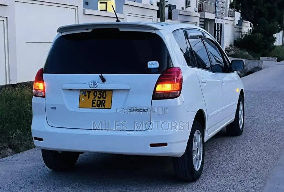 Toyota Corolla Spacio 2006 White
