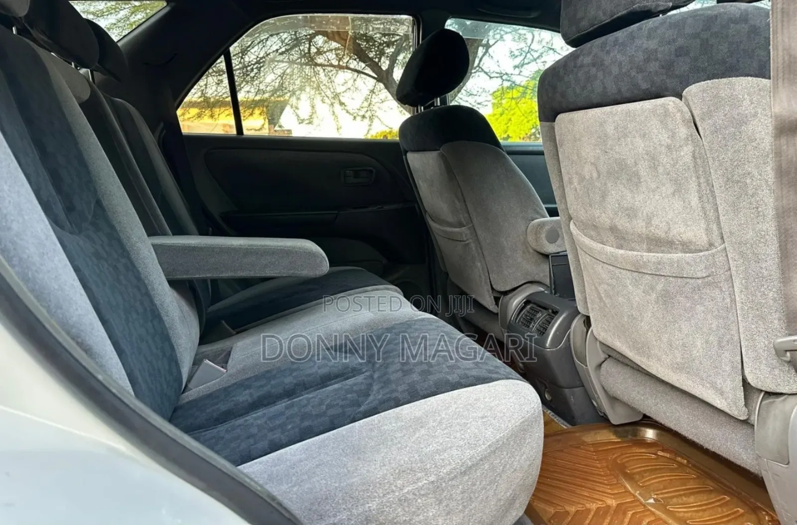 Toyota Harrier 2000 Silver