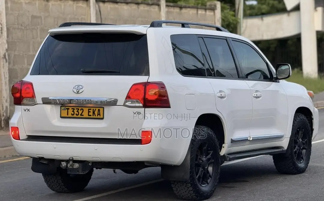 Toyota Land Cruiser 4.5 V8 VXR 2014 White