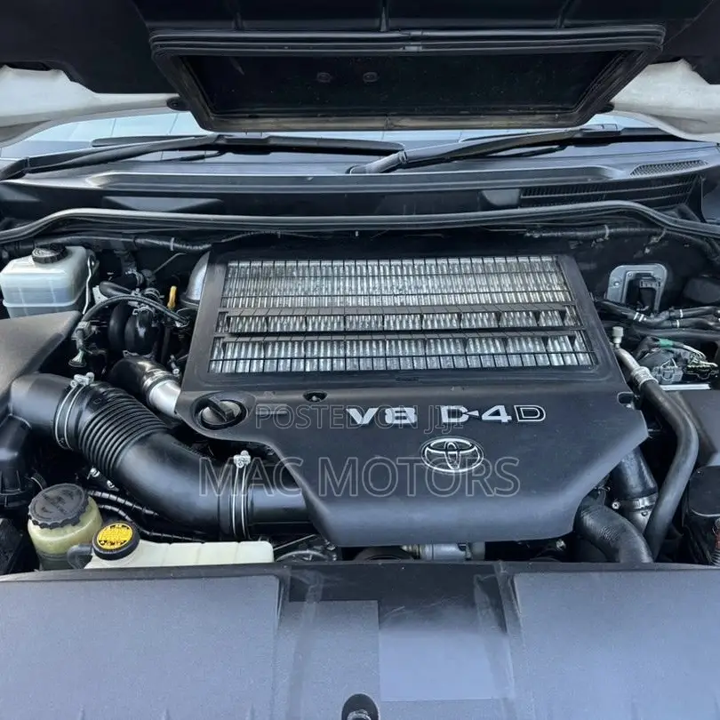 Toyota Land Cruiser 4.5 V8 VXR 2014 White