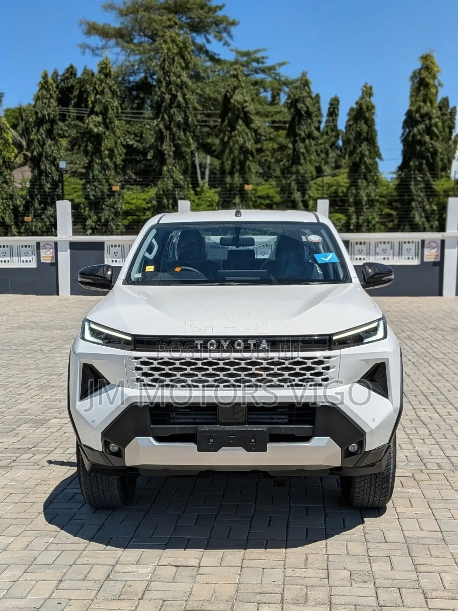 New Toyota Hilux 2025 White