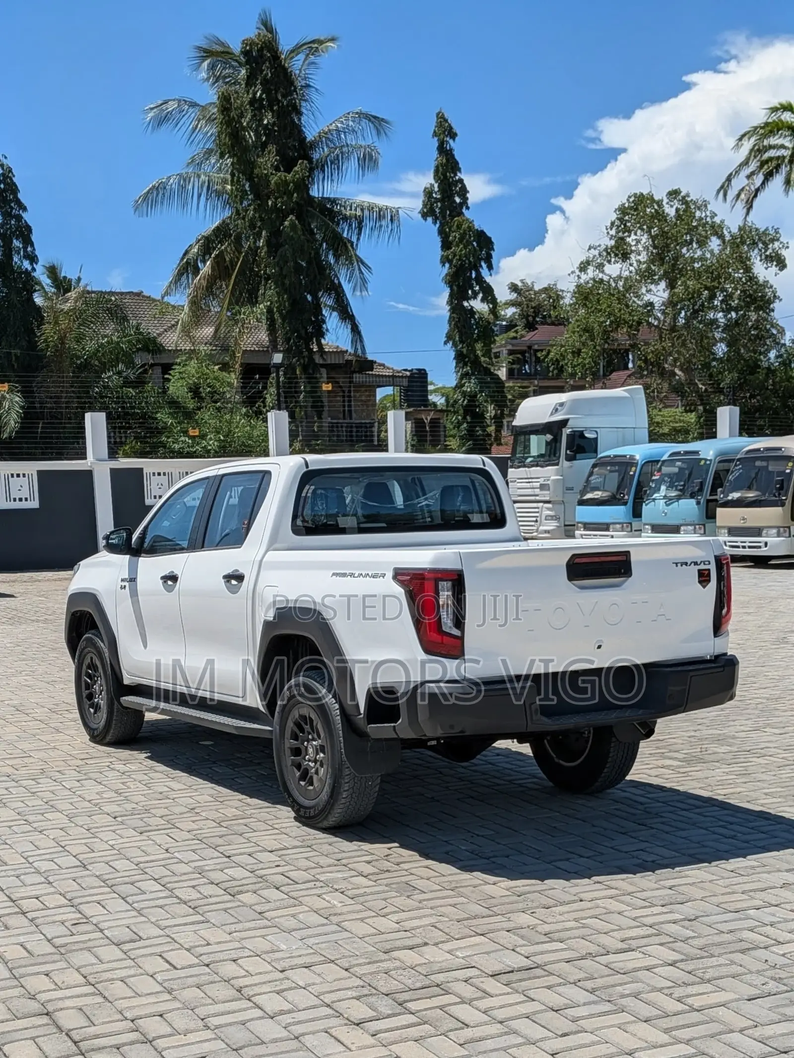 New Toyota Hilux 2025 White