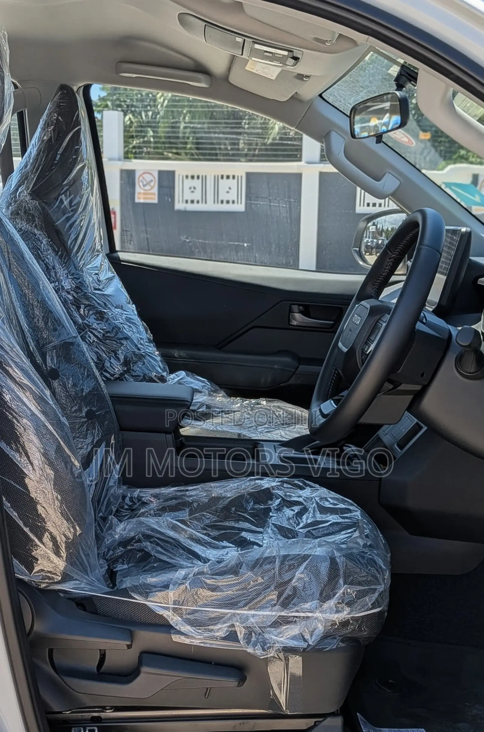 New Toyota Hilux 2025 White