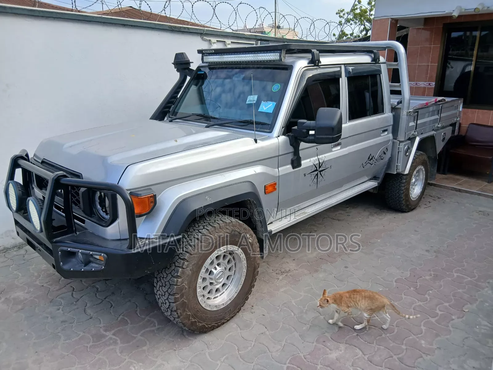 Toyota Land Cruiser LC300 2023 Gray