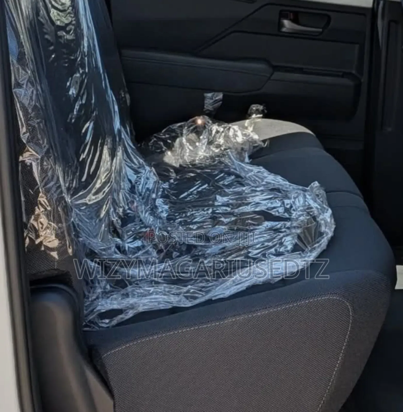 New Toyota Hilux 2025 Off white