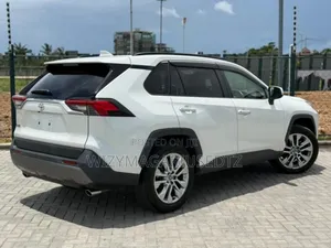 Toyota RAV4 XLE AWD 2019 Off white