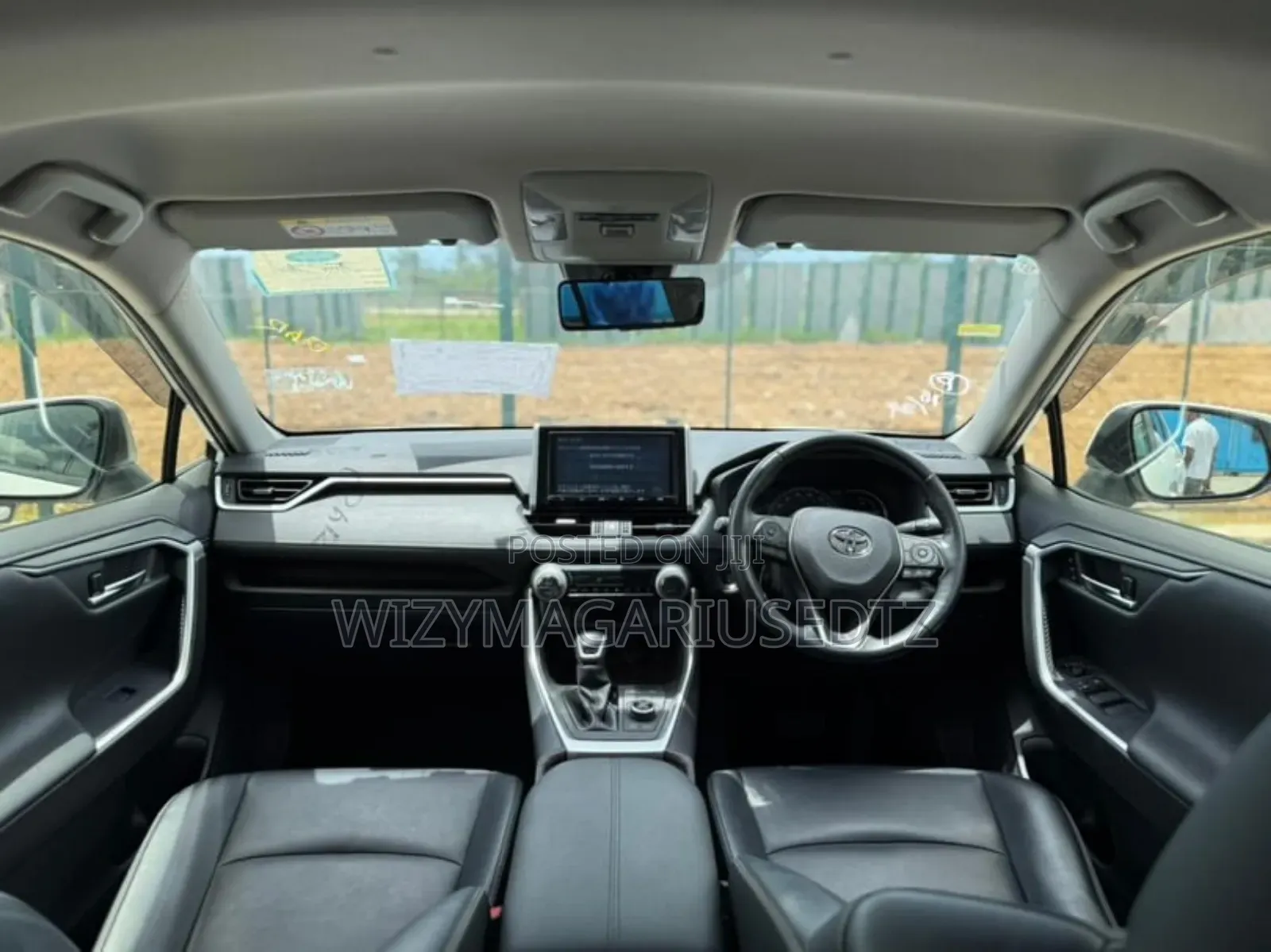 Toyota RAV4 XLE AWD 2019 Off white