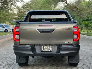 Toyota Hilux 2022 Gray