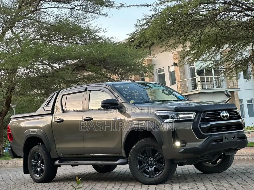 Toyota Hilux 2022 Gray