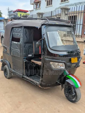 New Bajaj Avenger 200 2025 Black