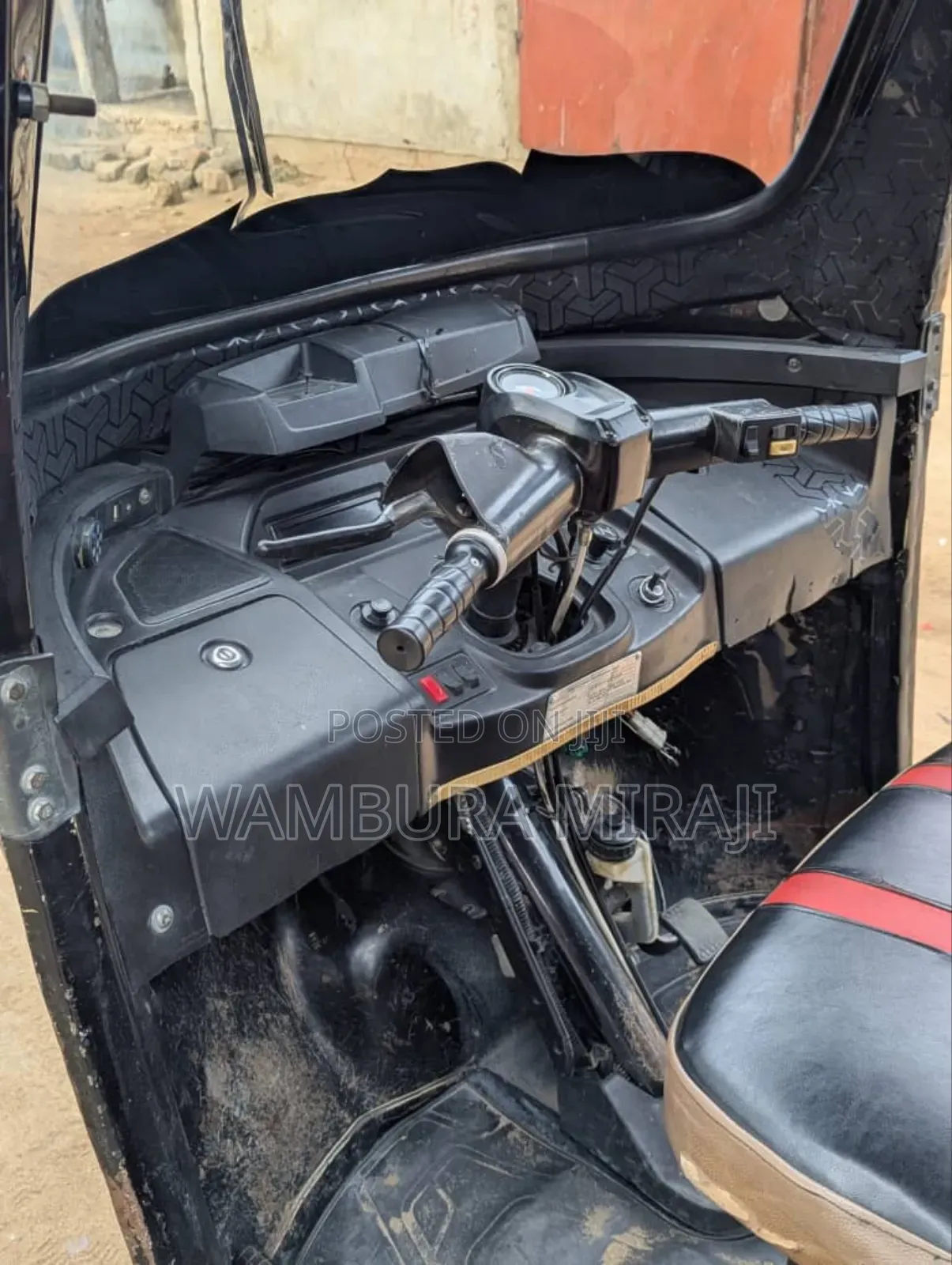 New Bajaj Avenger 200 2025 Black