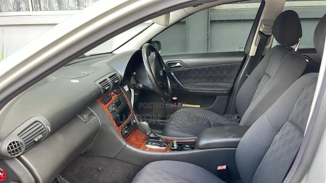 Mercedes-Benz C180 2002 Silver