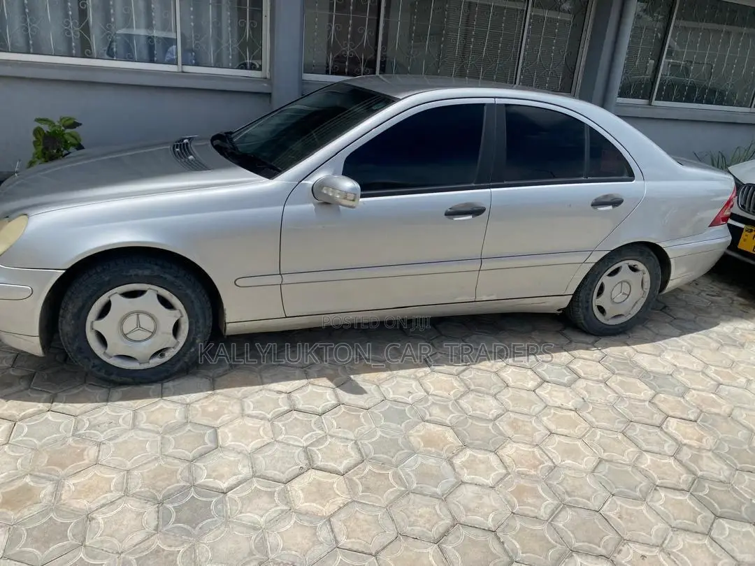 Mercedes-Benz C180 2002 Silver